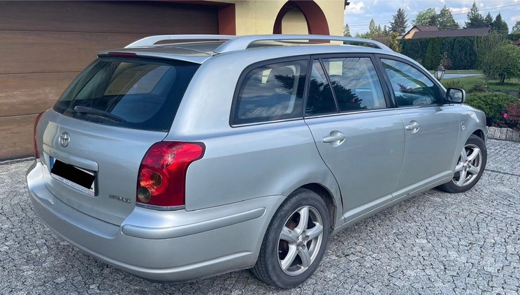 Toyota Avensis cena 8900 przebieg: 390000, rok produkcji 2004 z Czarnków małe 29